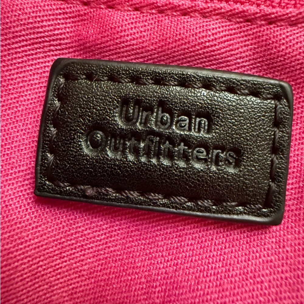 URBAN OUTFITTERS ripstop flap front backpack w/carabiner & bungee cord toggles - Picture 4 of 8